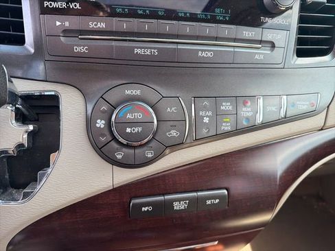 Used 2012 Toyota Sienna XLE w/ Entertainment Pkg image 16