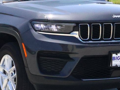 Used 2025 Jeep Grand Cherokee Laredo X RWD image 9