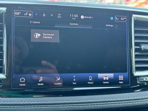 Certified 2024 Chrysler Pacifica Limited FWD image 32