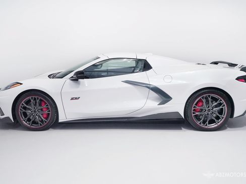 Used 2023 Chevrolet Corvette Stingray Premium Conv w/ Z51 Performance Package RWD image 4