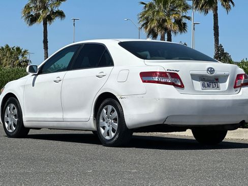 Used 2010 Toyota Camry FWD image 6