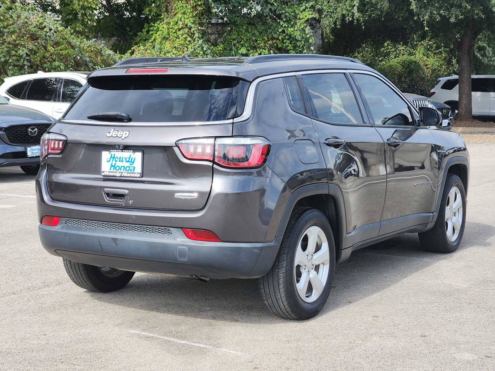 Used 2018 Jeep Compass Latitude FWD image 5