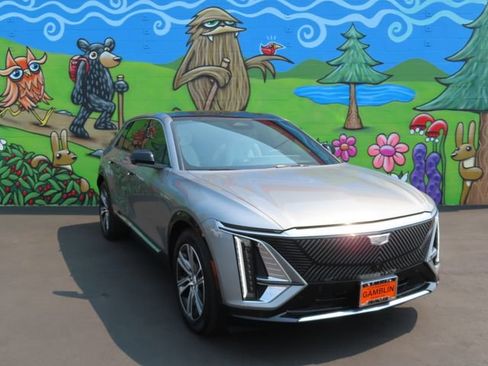 Used 2025 Cadillac Lyriq Luxury AWD/4WD image 1
