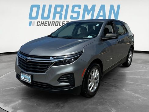 Used 2024 Chevrolet Equinox LS FWD image 2