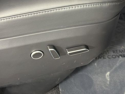 Used 2023 Tesla Model X image 34