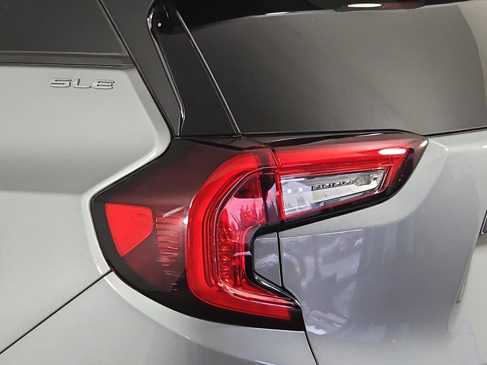 Used 2024 GMC Terrain SLE AWD/4WD image 30