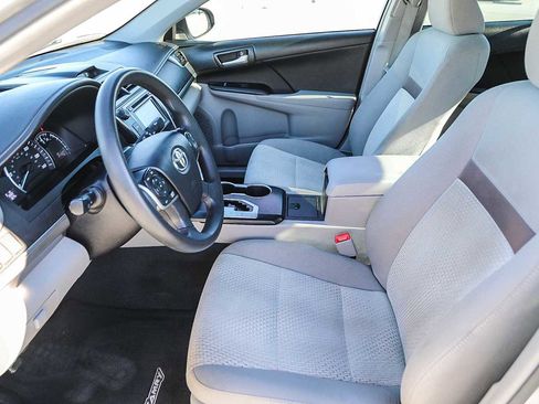 Used 2014 Toyota Camry LE image 17
