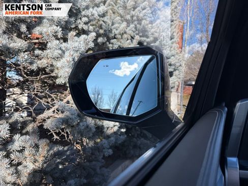 Used 2025 Cadillac Escalade ESV Sport image 27