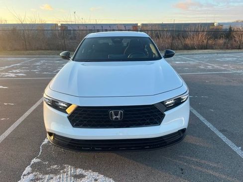 Used 2024 Honda Accord Sport image 2