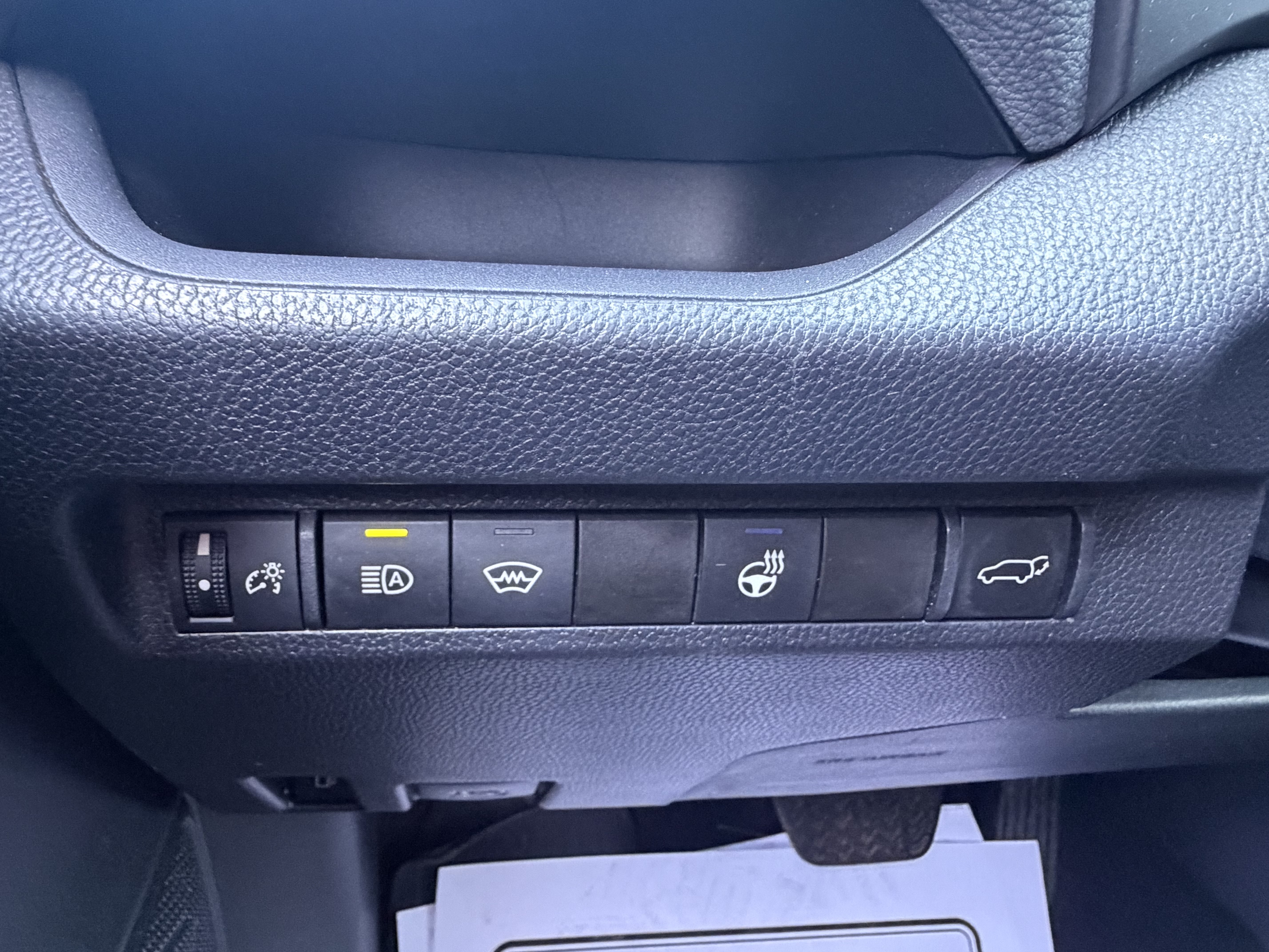Used 2024 Toyota RAV4 SE w/ Convenience Package AWD/4WD image 18