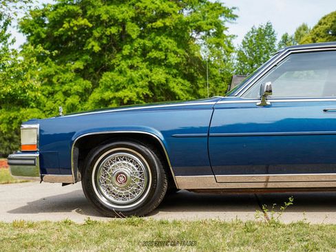 Used 1989 Cadillac Brougham RWD image 4