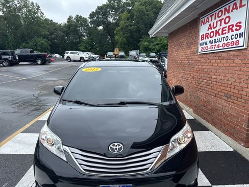 Used 2015 Toyota Sienna XLE AWD/4WD image 7