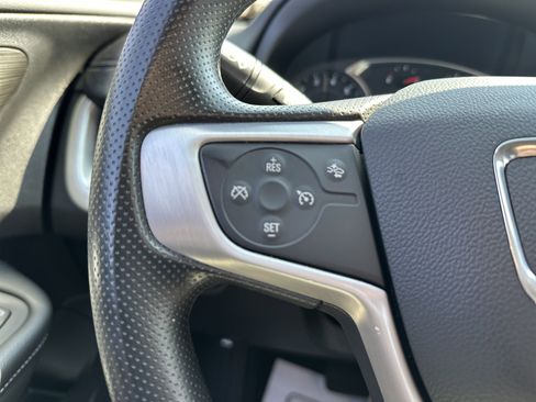 Used 2024 GMC Terrain SLE image 16