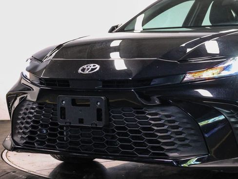 Used 2026 Toyota Camry SE FWD image 8