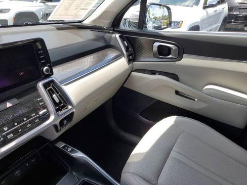 Used 2023 Kia Sorento EX image 19