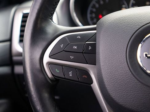 Used 2021 Jeep Grand Cherokee Laredo image 26