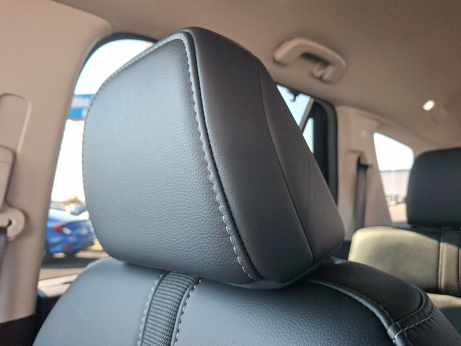 Used 2025 Honda Pilot EX-L image 13