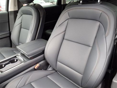 New 2026 Lincoln Nautilus Premier image 8