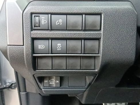 Used 2025 Toyota Tacoma TRD Sport image 17