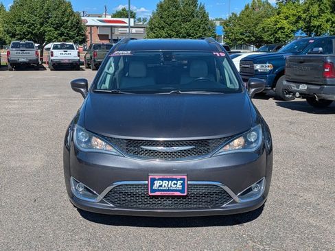 Used 2019 Chrysler Pacifica Touring-L Plus FWD image 2