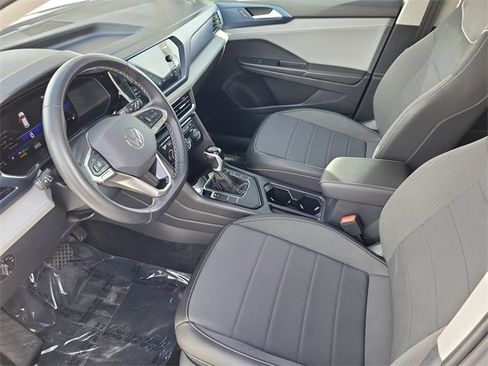Used 2024 Volkswagen Taos SE image 21