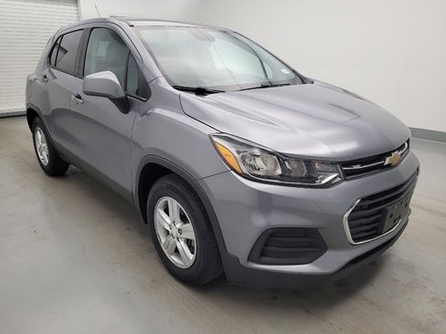 Used 2020 Chevrolet Trax LS w/ Tint and Cruise Package FWD image 11