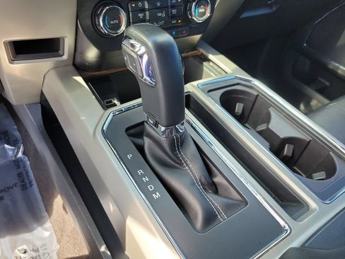 Used 2019 Ford F150 Lariat RWD image 29