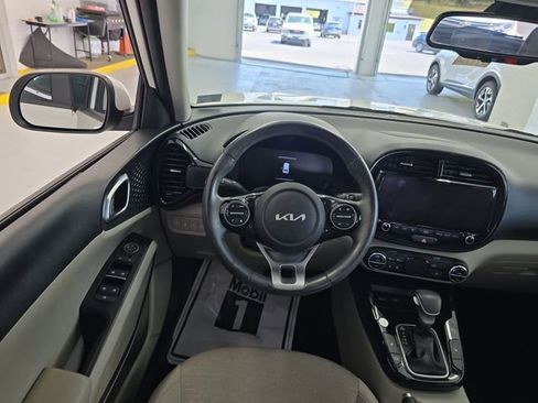 Used 2024 Kia Soul EX FWD image 12