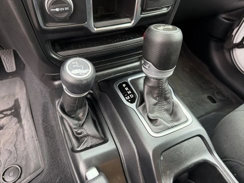 Used 2021 Jeep Wrangler Unlimited Sport image 19