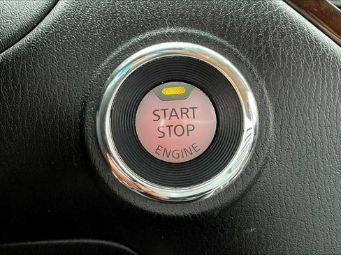 Used 2013 Nissan Pathfinder SL FWD image 36