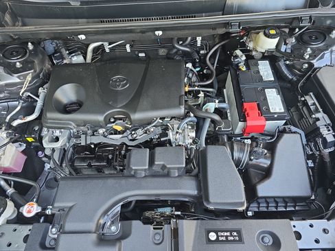 Used 2022 Toyota RAV4 XLE Premium FWD image 30