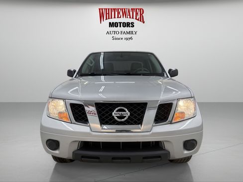Used 2019 Nissan Frontier SV image 5