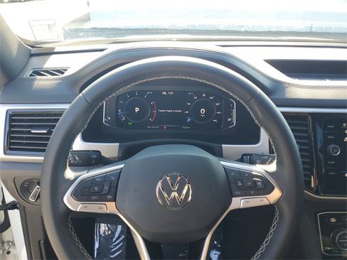 Used 2023 Volkswagen Atlas Cross Sport SE image 16