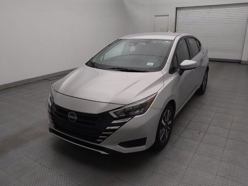 Used 2025 Nissan Versa SV FWD image 15