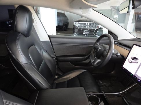 Used 2019 Tesla Model 3 Standard Range Plus RWD image 29