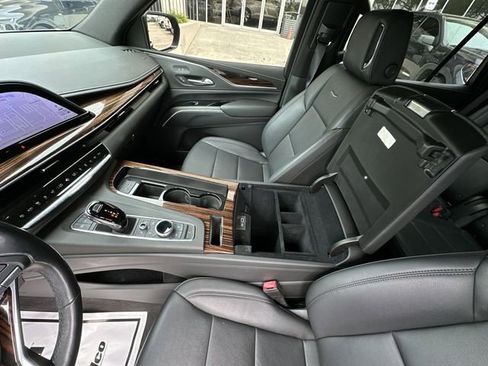 Used 2023 Cadillac Escalade Luxury image 29