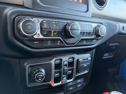 Used 2020 Jeep Gladiator Sport w/ Quick Order Package 24S image 20