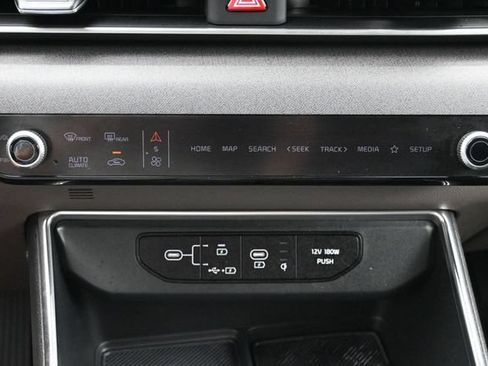 Used 2025 Kia Carnival EX FWD image 13