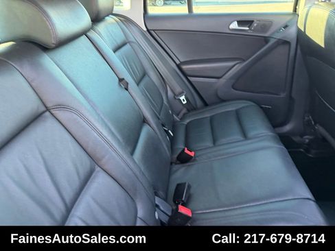 Used 2017 Volkswagen Tiguan SEL image 56