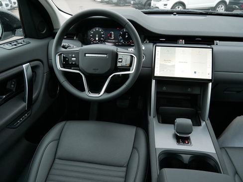 Used 2025 Land Rover Discovery Sport S image 20
