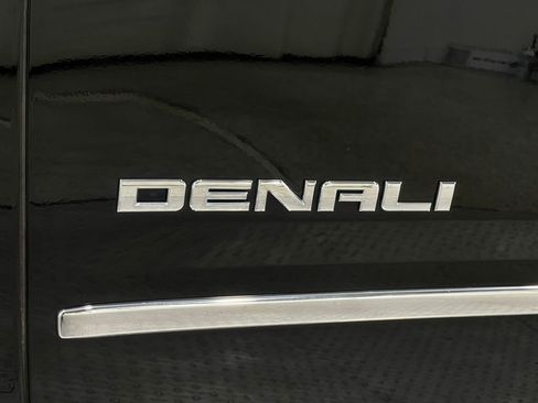 Used 2019 GMC Yukon Denali image 43