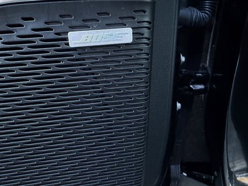 Used 2025 GMC Acadia Elevation image 23