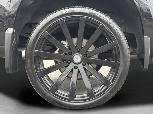 Used 2020 Chevrolet Silverado 1500 High Country w/ Technology Package image 11