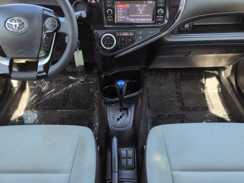 Used 2018 Toyota Prius C One FWD image 18