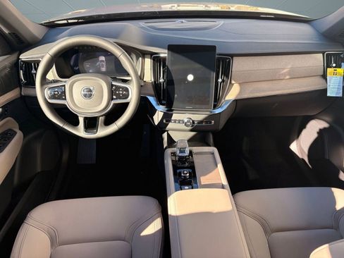 New 2026 Volvo XC90 B6 Plus w/ Protection Package Premier image 16