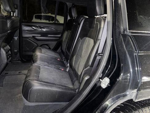 Certified 2023 Jeep Grand Cherokee Altitude image 6