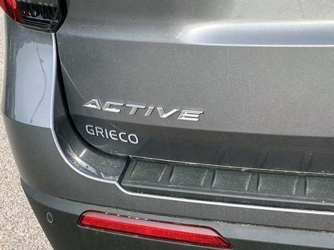 Used 2026 Ford Explorer Active AWD/4WD image 5