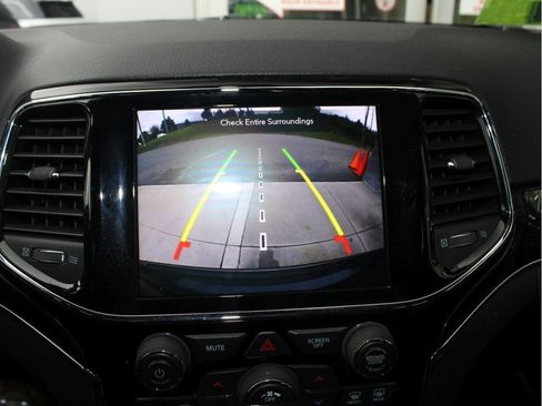 Used 2019 Jeep Grand Cherokee Trailhawk image 18