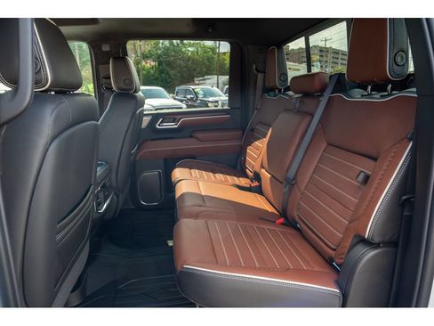New 2026 GMC Sierra 2500 Denali Ultimate AWD/4WD image 13