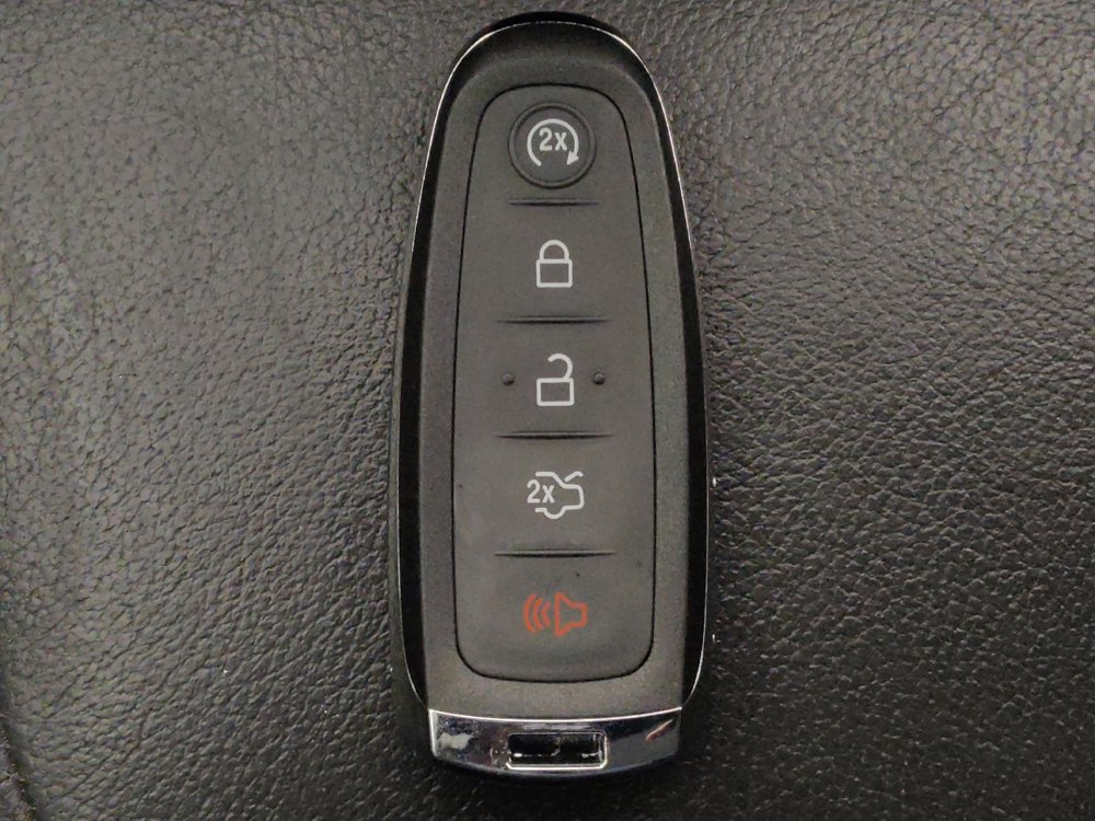 Used 2018 Ford Focus Titanium FWD image 32